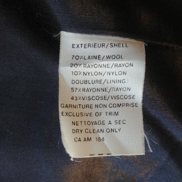 Elegant Red Women's Coat - Picture 15 of 16